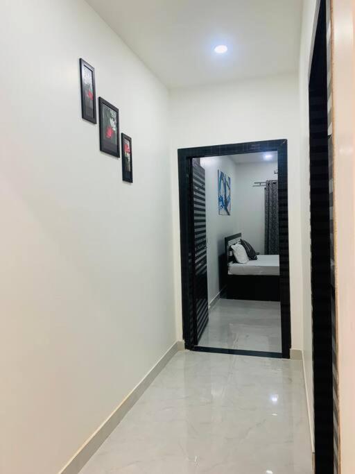 Ferienwohnung White Orchid, Unique & Stylish, Executive 2Bhk. Guwahati Exterior foto